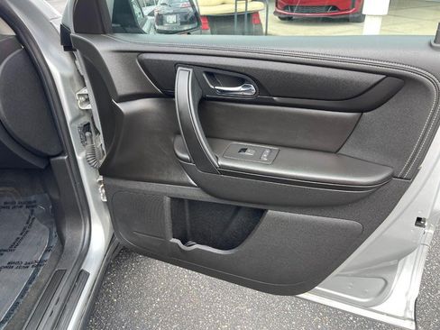Used 2016 GMC Acadia SLE AWD/4WD image 12