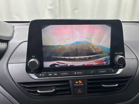 Used 2022 Nissan Altima 2.5 SV image 17