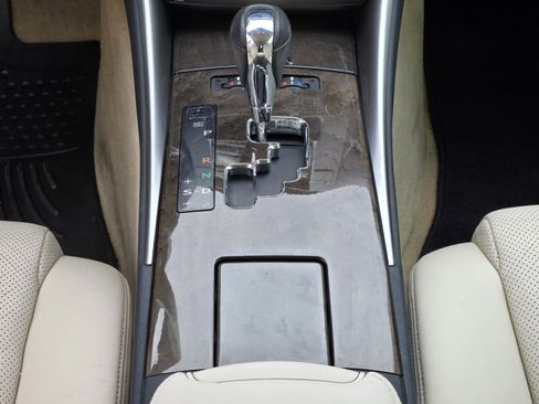 Used 2010 Lexus IS 250C RWD image 15
