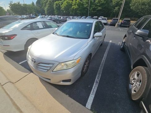 Used 2011 Toyota Camry LE w/ LE Extra-Value Pkg FWD image 8