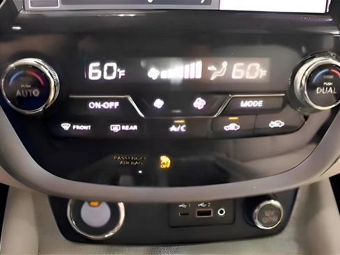 Used 2024 Nissan Murano SL FWD image 10