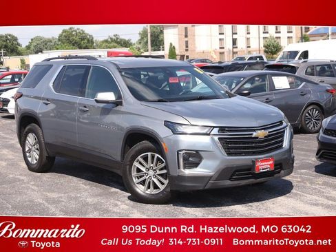 Used 2023 Chevrolet Traverse LT AWD/4WD image 1