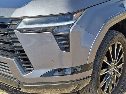 Used 2024 Lexus GX 550 w/ Accessory Package (Z1) image 10