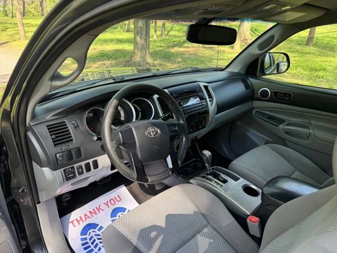 Used 2012 Toyota Tacoma PreRunner w/ SR5 Pkg image 29