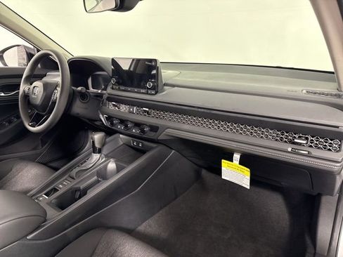 Used 2025 Honda Accord SE image 24