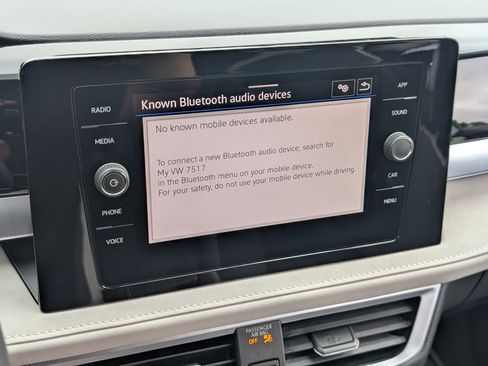 Used 2025 Volkswagen Taos SE FWD image 27