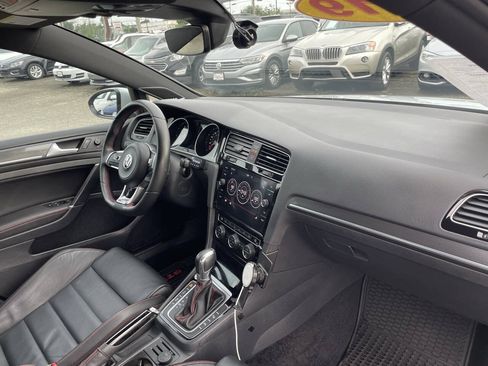 Used 2019 Volkswagen Golf 4-Door FWD image 13