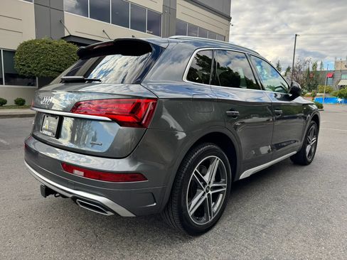Used 2022 Audi Q5 e Premium Plus w/ Premium Plus Package AWD/4WD image 10