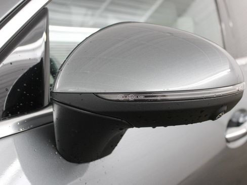 Used 2023 Mercedes-Benz GLC 300 image 7