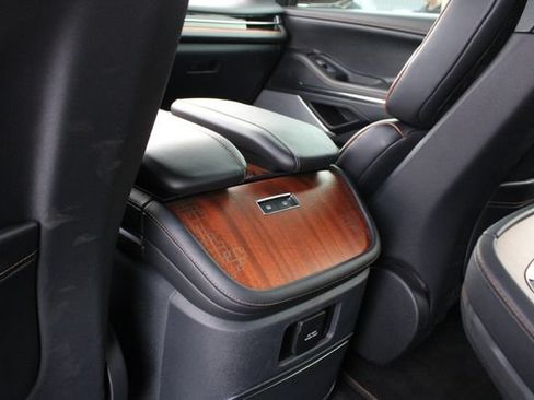 Used 2025 Lincoln Navigator Black Label AWD/4WD image 24