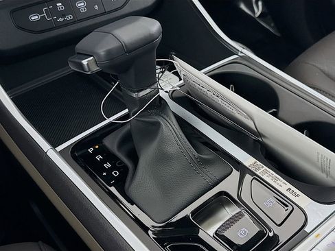 New 2026 Kia Carnival EX image 19