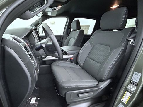 New 2026 RAM 1500 Express AWD/4WD image 10