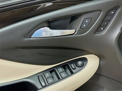 Used 2020 Buick Envision Essence w/ Experience Buick Package image 20