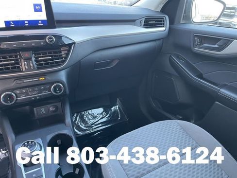 Used 2022 Ford Escape SE w/ SE Sport Appearance Package FWD image 17