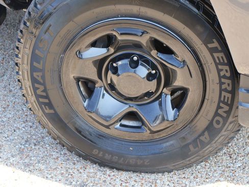 Used 2019 Toyota Tacoma SR w/ SR Convenience Package RWD image 9