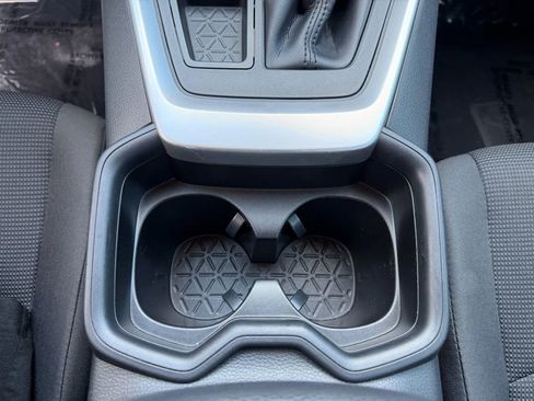 Used 2019 Toyota RAV4 LE w/ Carpet Mat Package image 15