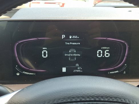 Used 2024 Kia Telluride S image 21