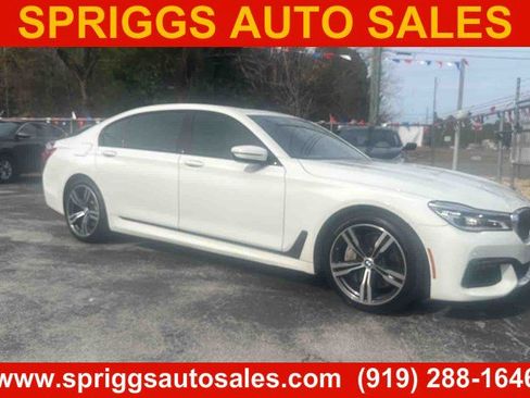 Used 2019 BMW 750i w/ Executive Package RWD image 5