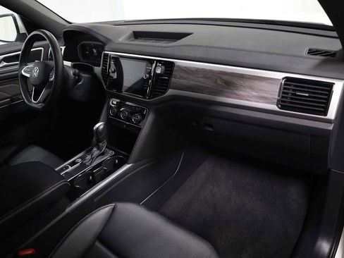 Used 2023 Volkswagen Atlas Cross Sport SE image 6