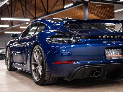 Used 2020 Porsche 718 Cayman GT4 RWD image 24
