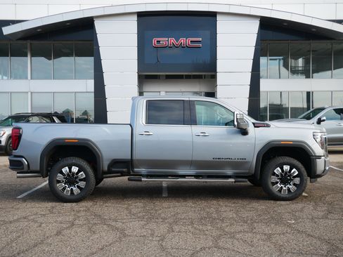 New 2026 GMC Sierra 3500 Denali w/ Technology Package image 2