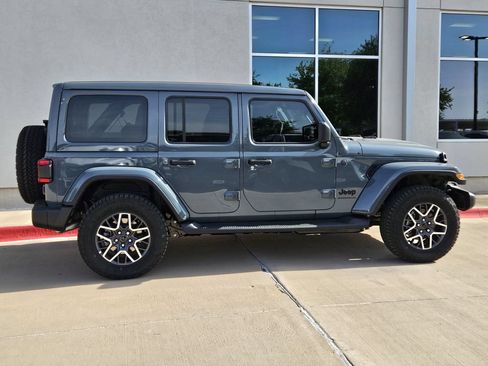 New 2026 Jeep Wrangler Unlimited Sahara AWD/4WD image 2