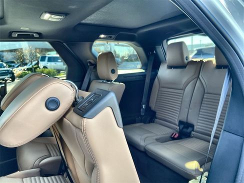 Certified 2025 Land Rover Discovery Dynamic SE image 20