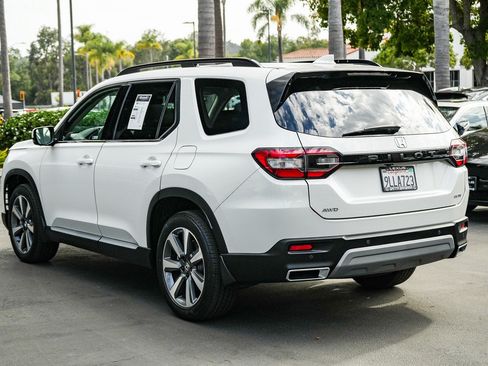 Used 2024 Honda Pilot Elite image 4