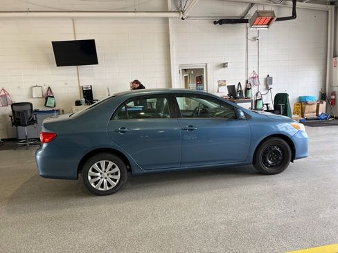 Used 2013 Toyota Corolla LE image 4