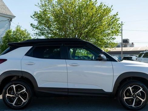 Used 2022 Chevrolet TrailBlazer RS w/ Technology Package AWD/4WD image 5