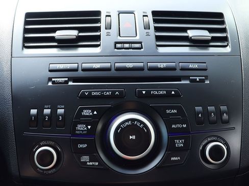 Used 2013 MAZDA MAZDA3 i Touring image 44