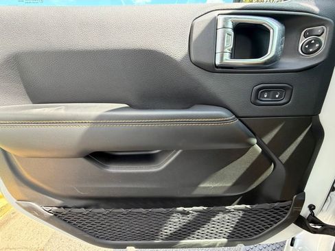 Used 2025 Jeep Wrangler Unlimited Sahara image 29