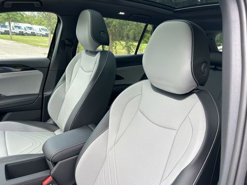 New 2026 Volkswagen Tiguan SE R-Line AWD/4WD image 22