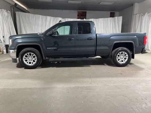 Used 2018 GMC Sierra 1500 SLE w/ Suspension Package, Off-Road AWD/4WD image 4
