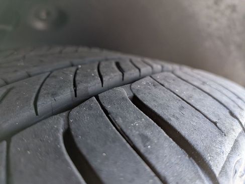 Used 2025 Genesis G70 2.5T RWD image 11