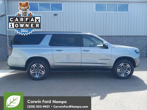 Used 2025 Chevrolet Suburban Z71 AWD/4WD image 2