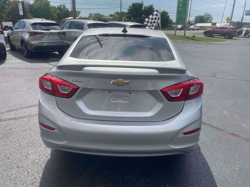 Used 2018 Chevrolet Cruze LS FWD image 7