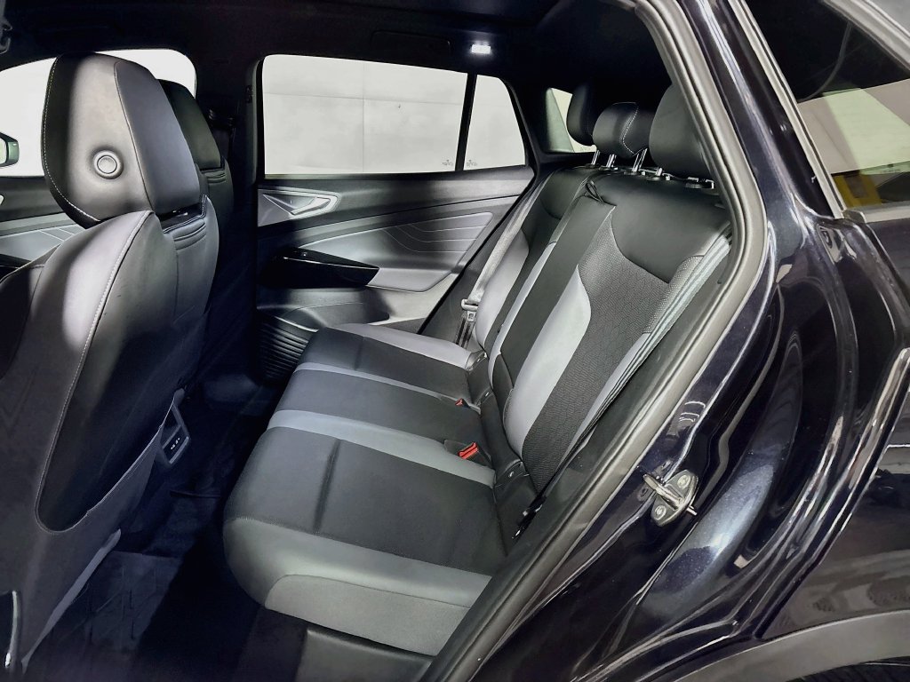 Used 2023 Volkswagen ID.4 Pro S AWD/4WD image 22