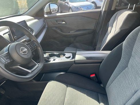 Used 2023 Nissan Rogue SV image 8