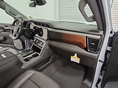 New 2026 GMC Sierra 2500 Denali w/ Denali Reserve Package image 39