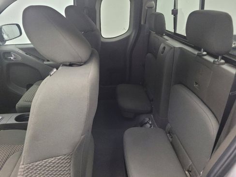 Used 2020 Nissan Frontier SV image 18