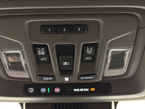 Used 2025 GMC Sierra 3500 Denali w/ Denali Reserve Package AWD/4WD image 20