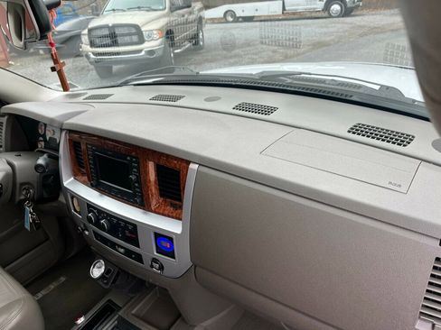 Used 2007 Dodge Ram 3500 Truck Laramie image 48