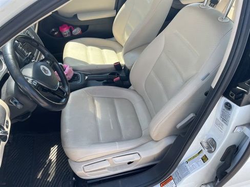Used 2017 Volkswagen Jetta SE FWD image 8
