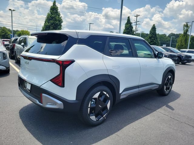 New 2027 Kia Seltos S FWD image 4