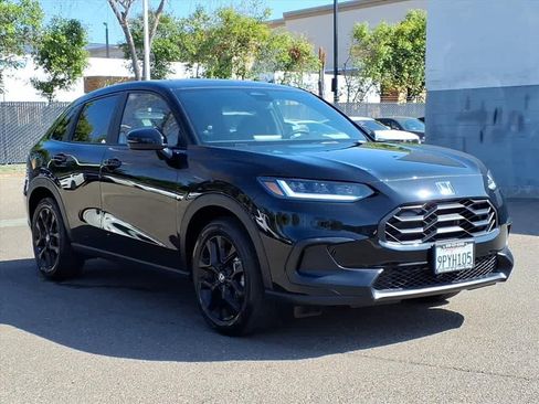 Used 2025 Honda HR-V Sport image 3