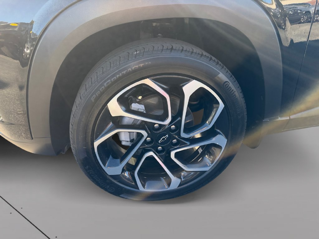 Used 2025 Chevrolet Trax RS w/ Driver Confidence Package FWD image 9