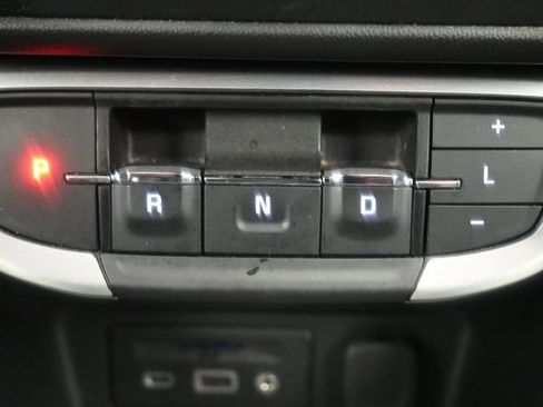 Used 2023 GMC Terrain SLT image 22