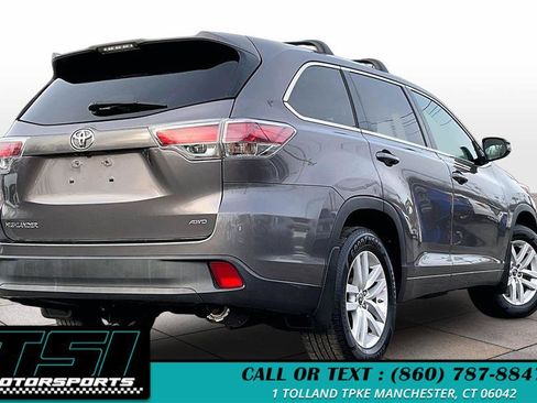 Used 2016 Toyota Highlander LE AWD/4WD image 2