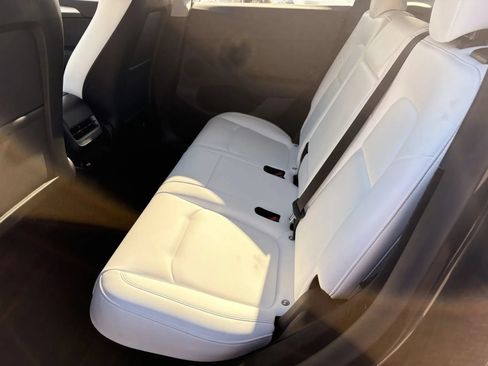 Used 2024 Tesla Model Y Long Range RWD image 9